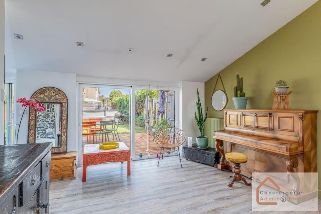 Maison A Lyon Parilly Avec Piscine, Jardin, Parking Prive & Proche Eurexpo Venissieux Bagian luar foto