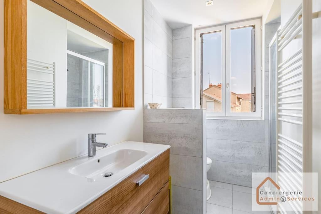 Maison A Lyon Parilly Avec Piscine, Jardin, Parking Prive & Proche Eurexpo Venissieux Bagian luar foto